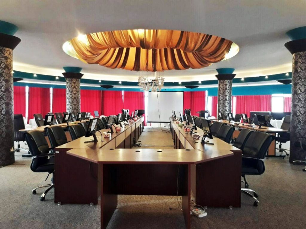 اجاره سالن کنفرانس 50 نفره هتل پارسیان انقلاب