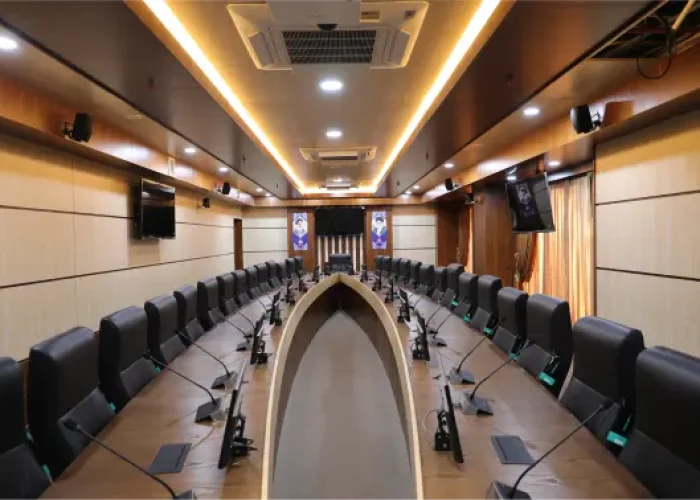 سالن کنفرانس 30 نفره فول امکانات